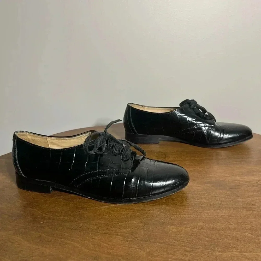Kate Spade women’s crocodile, print, black patent leather loafers size‎ 8